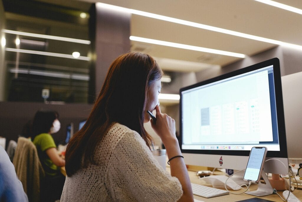 24/7 call handling desk