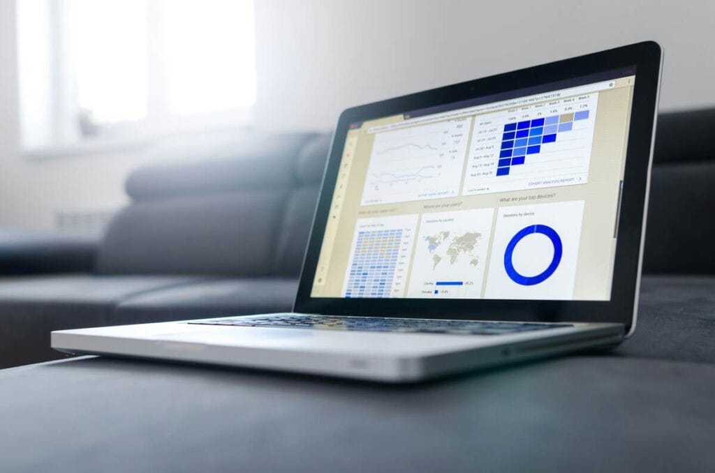 MTD-compliant bookkeeping software dashboard for UK small businesses